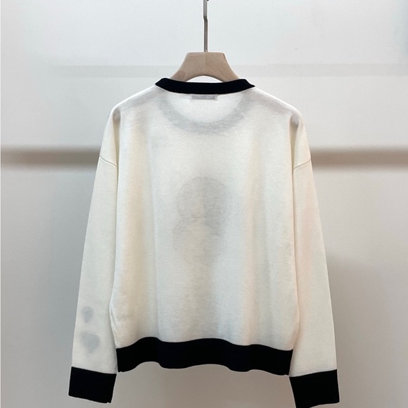 Alice + Olivia Cream and Black Graphic Sweater - Picture 2 of 7